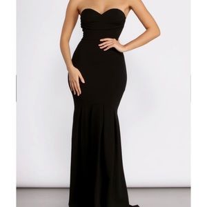 Strapless sweetheart formal dress